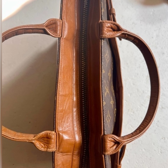 🔥🔥 Authentic Vintage Louis Vuitton by The French Company Monogram Handbag🔥🔥 - Picture 9 of 9